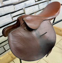 Load image into Gallery viewer, 17” Futurity Full Tree Racing Saddle - Tan - Soft Foam Panels