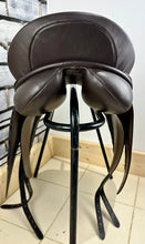Load image into Gallery viewer, 18” Medium Morris &amp; Nolan Dressage Saddle - Brown