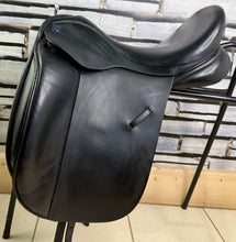 Load image into Gallery viewer, 18” Wide Ideal/Martin Wilkinson Suzannah Dressage Saddle - Black