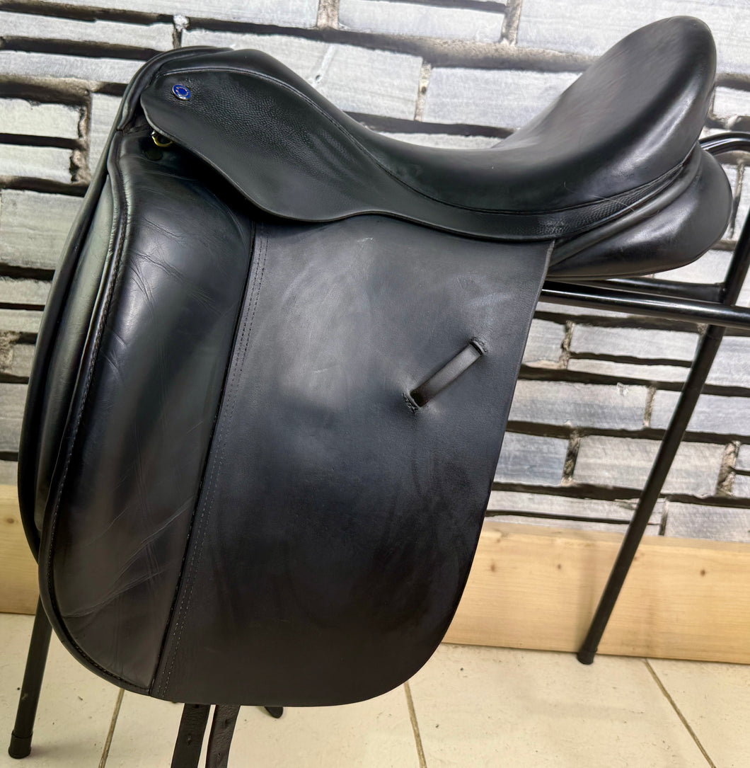 18” Wide Ideal/Martin Wilkinson Suzannah Dressage Saddle - Black
