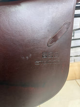 Load image into Gallery viewer, 17 1/2” B (Medium) Stubben Siegfried II Jump Saddle - Tan