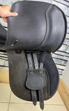 Load image into Gallery viewer, 18” XW/Changeable Gullet Wintec 2000 GP Saddle - Black