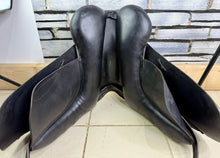 Load image into Gallery viewer, 16 1/2” XW Kes English Dressage Saddle - Black