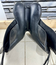 Load image into Gallery viewer, 17” MW Ideal Suzannah Dressage Saddle - Black