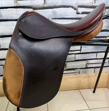 Load image into Gallery viewer, 17 1/2” 32/Wide Stubben Tristan Show/Working Hunter Saddle - Brown - Lightly Used