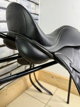 Load image into Gallery viewer, 17” MW/Changeable Gullet Premier Equine Monoflap Dressage Saddle - Black