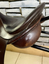 Load image into Gallery viewer, 17” Wide Farrington/Shires GP Saddle - Brown