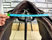 Load image into Gallery viewer, 18” XW M&amp;J/Granville Saddlery English GP Cob Saddle - Brown
