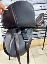 Load image into Gallery viewer, 17” Wide Ideal/WRSC Le Trek/Enduro Saddle - Brown