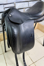 Load image into Gallery viewer, 17 1/2” MW Amerigo Classic Dressage Saddle - Black