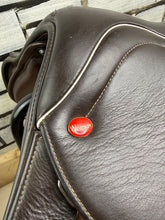 Load image into Gallery viewer, 17” Wide Changeable Gullet Whitaker Overton Jumping Saddle - Brown