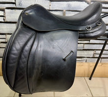 Load image into Gallery viewer, 18” XW Contour Master Cob GP Enduro Saddle - Black - Extra Wide