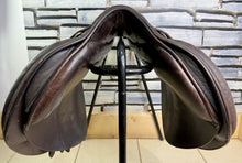 Load image into Gallery viewer, 17” MW Patrick Saddlery Jump Saddle - Brown