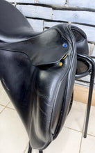 Load image into Gallery viewer, 17” MW Ideal/Martin Wilkinson Suzannah Dressage Saddle - Black