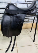 Load image into Gallery viewer, 17 1/2” Medium Spalding Britanica Elite Dressage Saddle - Black