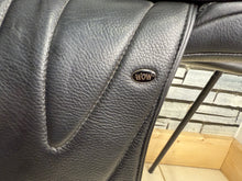 Load image into Gallery viewer, Size 2/18” Changeable Gullet Width 3 Wow Competitor Dressage Saddle - Black