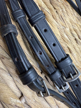 Load image into Gallery viewer, S/H Hansome Raised Flash Bridle - Black/White - Full