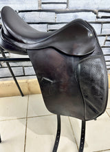 Load image into Gallery viewer, 17 1/2” MW Spalding Eclipse Dressage Saddle - Brown