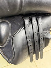 Load image into Gallery viewer, 17” Medium/Changeable Gullet Bates Caprilli Jump Saddle - Black
