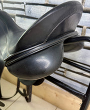 Load image into Gallery viewer, 18” Medium Albion SLK II Adjusta LH Dressage Saddle - Black