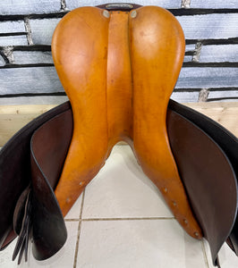 16 1/2” MW Harry Dabbs Original AO Close Contact Jump Saddle - Brown