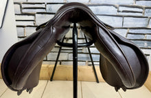 Load image into Gallery viewer, 17” Wide Crown/Ideal 1350 GP Saddle - Brown - Big Blocks - English Leather