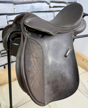 Load image into Gallery viewer, 15 1/2” MW/Changeable Gullet Wintec Pony GP Saddle - Brown