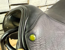 Load image into Gallery viewer, 16 1/2” XXW Geoffrey Gibson English Cob GP Saddle - Black
