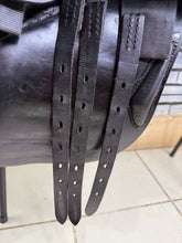 Load image into Gallery viewer, 18” NM Albion Legend GP/Jump Saddle - Brown - TB/ROR/Hunt - Narrow-Medium