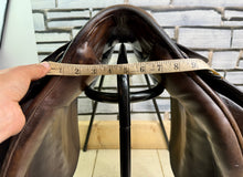 Load image into Gallery viewer, 16 1/2” Wide Sandringham Cob GP Saddle - Brown - English Leather