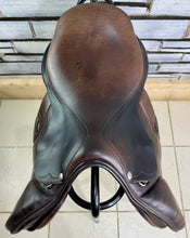 Load image into Gallery viewer, 17” MW Patrick Saddlery Jump Saddle - Brown