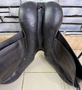17 1/2” Medium Black Country Event/GP Saddle - Black