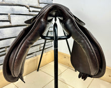 Load image into Gallery viewer, 17” Medium Ideal Working Hunter Saddle - Brown