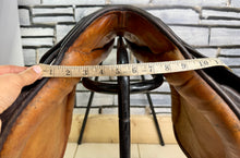 Load image into Gallery viewer, 17” XW English GP Saddle - Brown