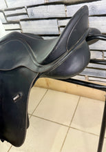 Load image into Gallery viewer, 17” 3XW/Changeable Gullet Wintec Wide Cob GP Saddle - Black