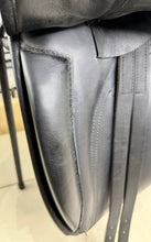 Load image into Gallery viewer, 16 1/2” XW Kes English Dressage Saddle - Black