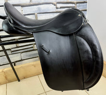 Load image into Gallery viewer, 17” XW Global Saddlery English VSD/GP/WH Saddle - Black