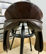 Load image into Gallery viewer, 16 1/2” MW-Wide Dever GP Saddle - Brown
