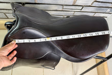 Load image into Gallery viewer, 17” Medium Morris &amp; Nolan Close Contact Jumping Saddle - Brown