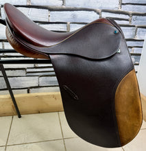 Load image into Gallery viewer, 17 1/2” 32/Wide Stubben Tristan Show/Working Hunter Saddle - Brown - Lightly Used
