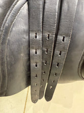 Load image into Gallery viewer, 17 1/2” MW English GP/Jump Saddle - Black
