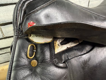 Load image into Gallery viewer, 17 1/2” Medium Albion SL Dressage Saddle - Black - Big Blocks