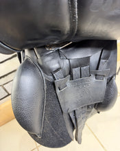 Load image into Gallery viewer, 17” on 16 1/2” Panels Wide Winners Circle GP/Jump Cob Saddle - Black