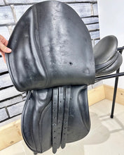 Load image into Gallery viewer, 17” Medium Jeffries Falcon English Event GP Saddle - Black