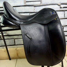 Load image into Gallery viewer, 18” Wide Ideal/Martin Wilkinson Suzannah Dressage Saddle - Black