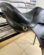 Load image into Gallery viewer, 16 1/2” XW Extra Wide English GP Saddle - Black - XW Cob Tree