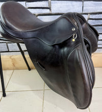 Load image into Gallery viewer, 17 1/2” Medium Black Country Event/GP Saddle - Black