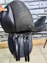 Load image into Gallery viewer, 18” XW Changeable Gullet Thorowgood Compact GP Saddle -Black- Flocked
