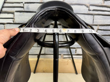 Load image into Gallery viewer, 17 1/2” MW-Wide Albion Legend K2 Dressage Saddle - Black