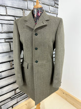 Load image into Gallery viewer, NEW Oliver Brown Gents Heavy Keepers Tweed Frock Hunt Coat - Size 36